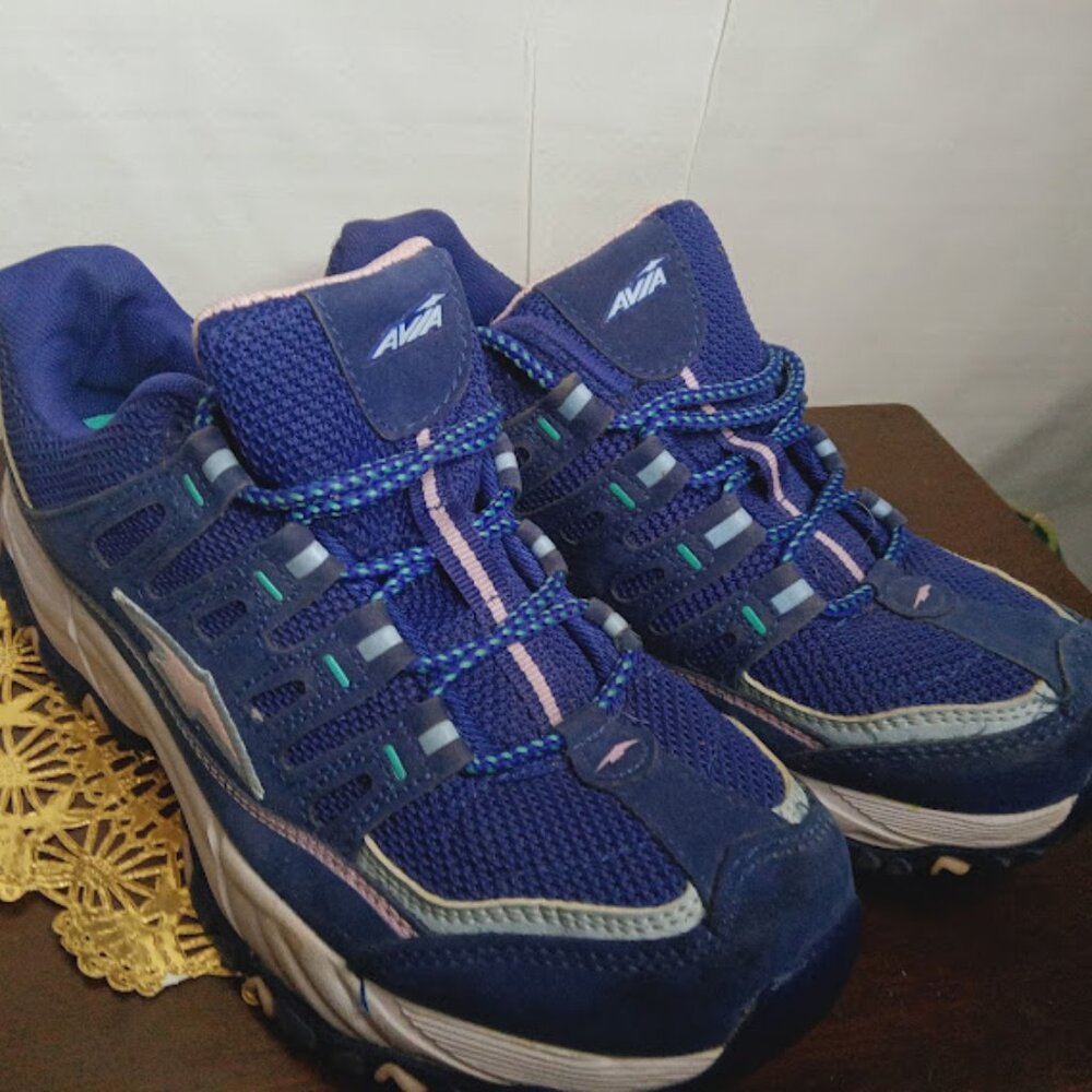 ladies sneakers